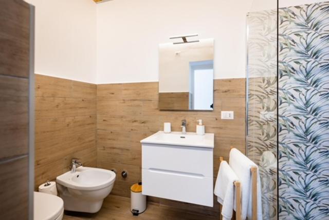 Mariviva Guest House แตร์ราชินา ภายนอก รูปภาพ